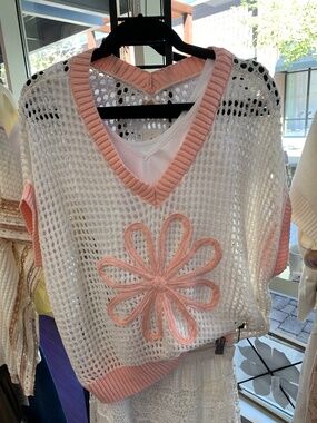 NWT Hem & Thread daisy patch net sweater